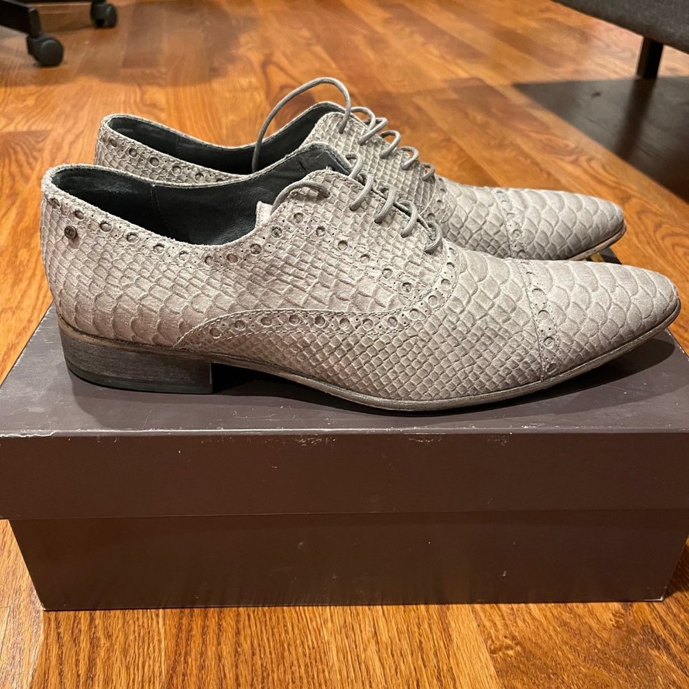 Hard To Find Roberto Cavalli dress shoes